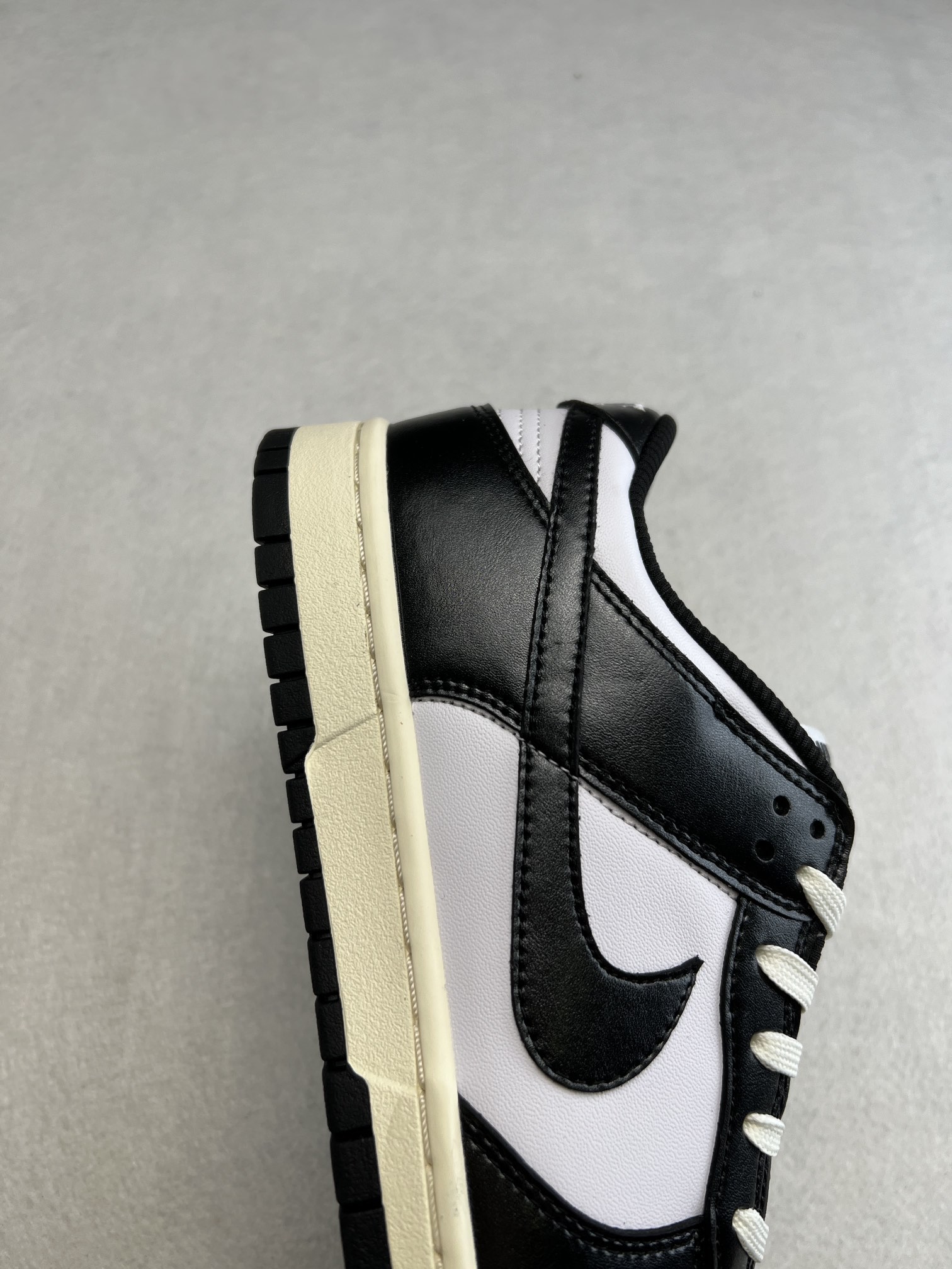 Nike Dunk low Vintage Panda FQ8899-100