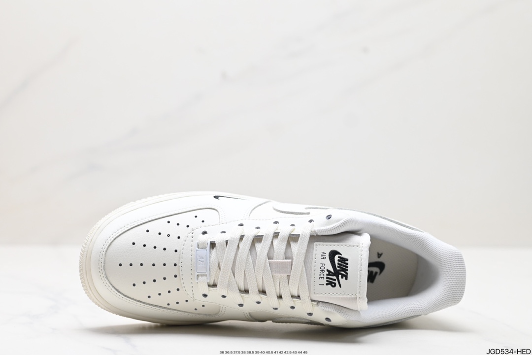 Nike Air Force 1 '07 essential sail black