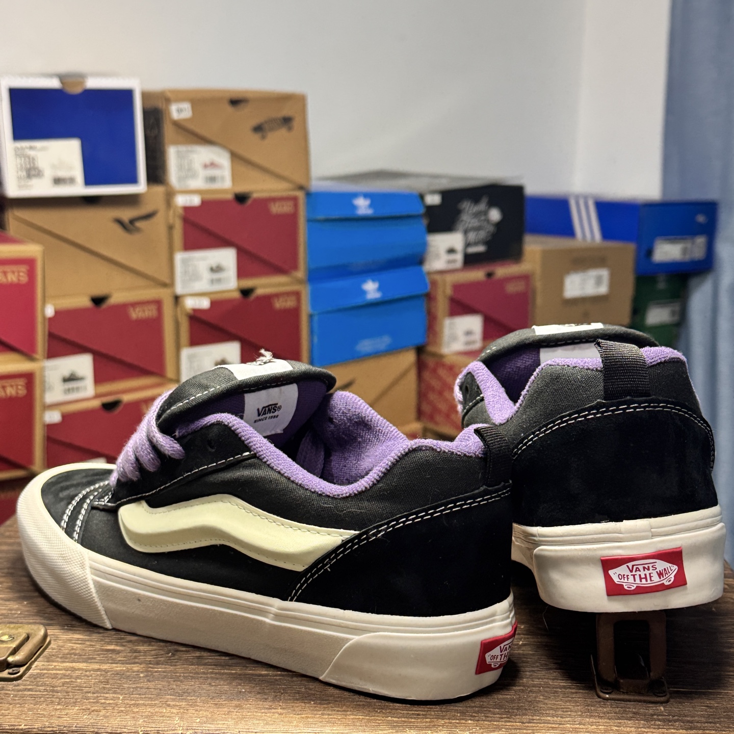 Vans Knu Skool black purple luminous