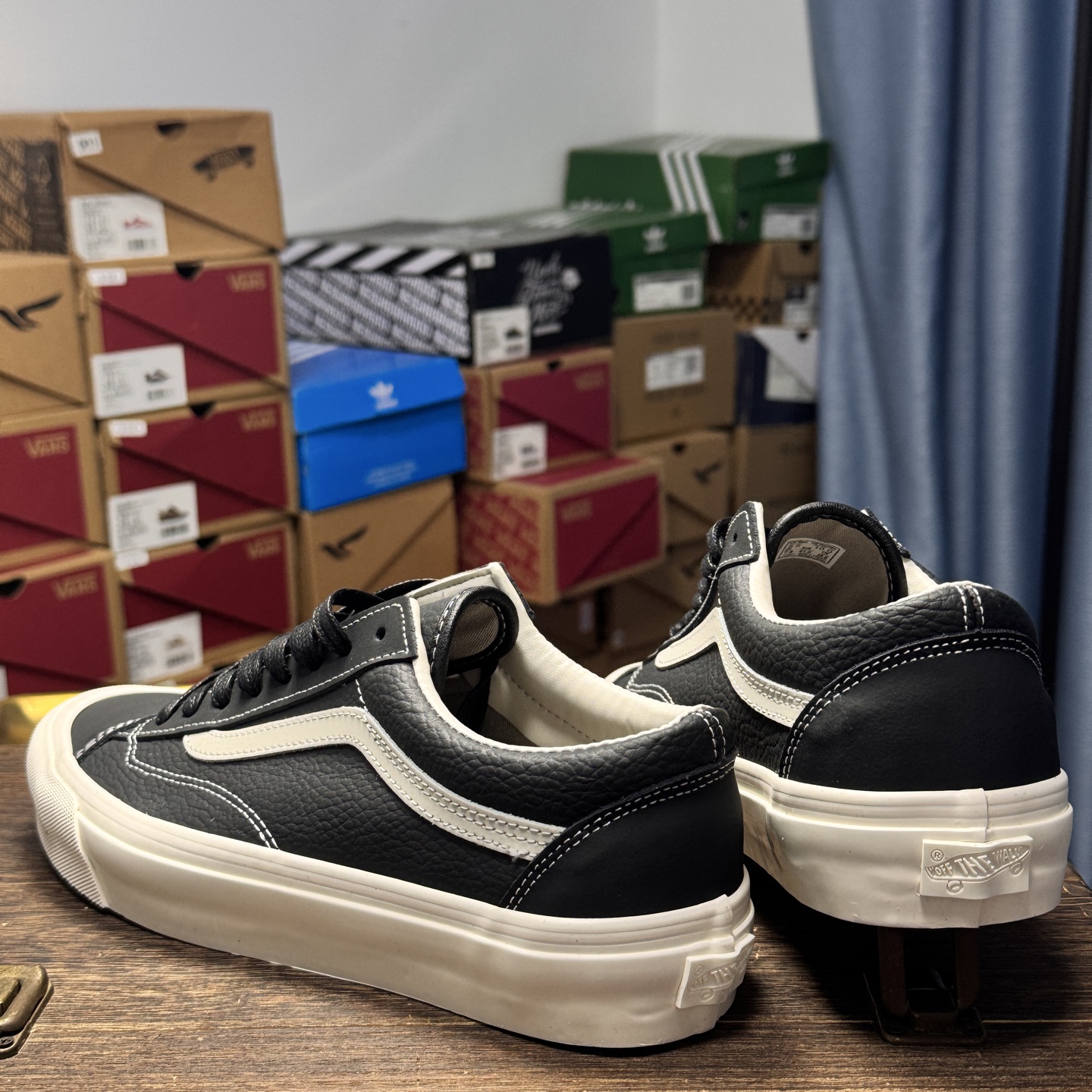Vans Premium Old Skool Black/White VN000D57BLK