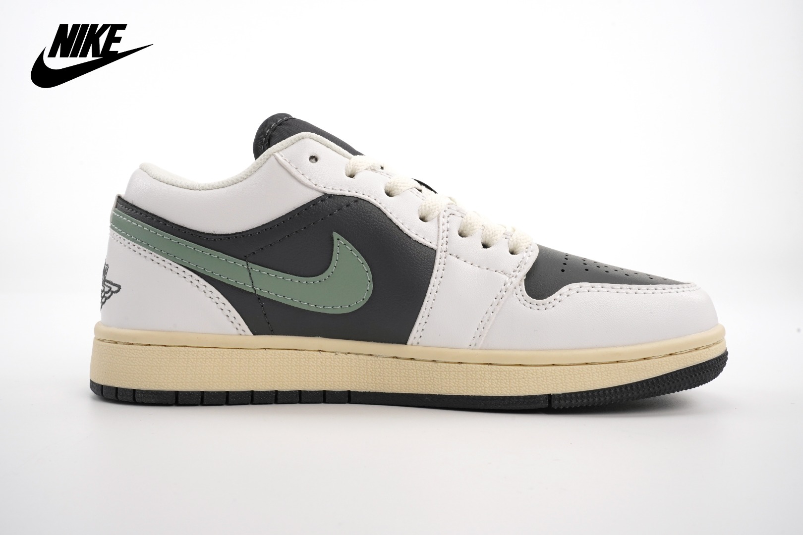 Air Jordan 1 Low OG antracite jade smoke