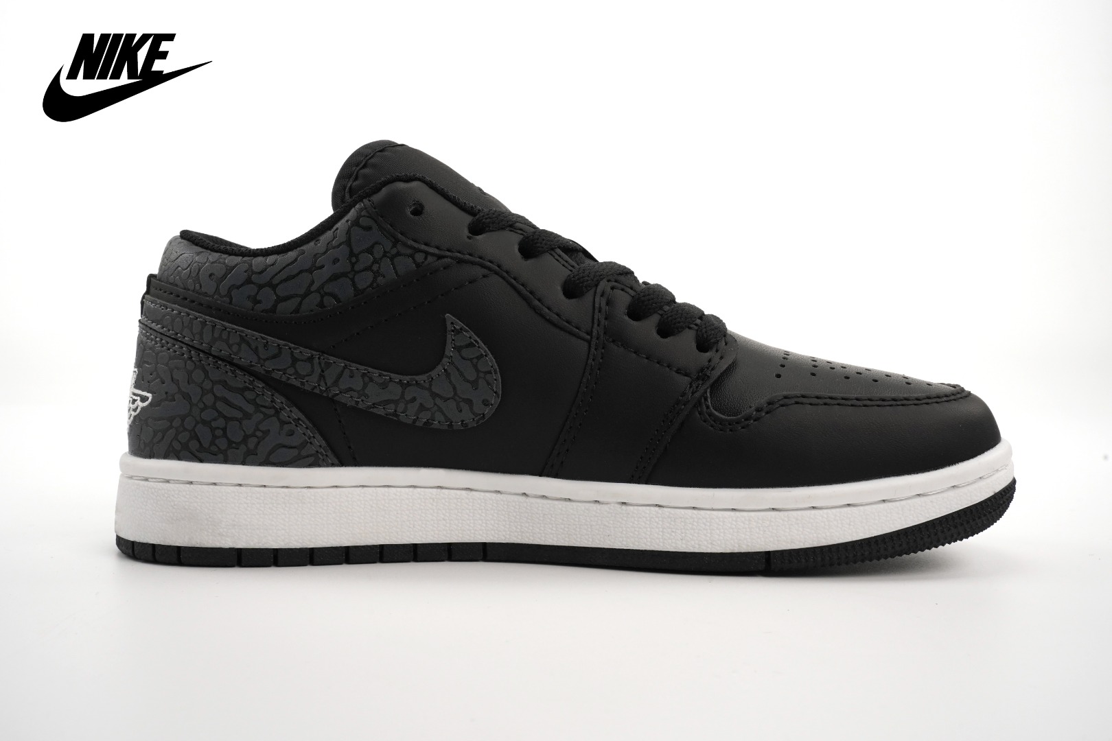 Air Jordan 1 Low OG pitch black
