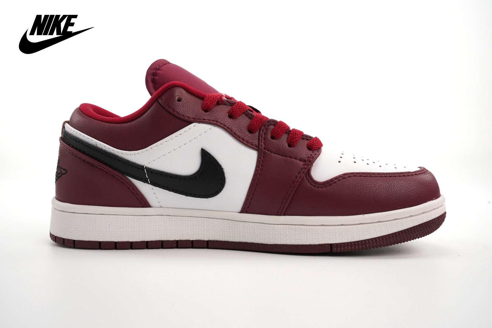Air Jordan 1 Low OG fire red
