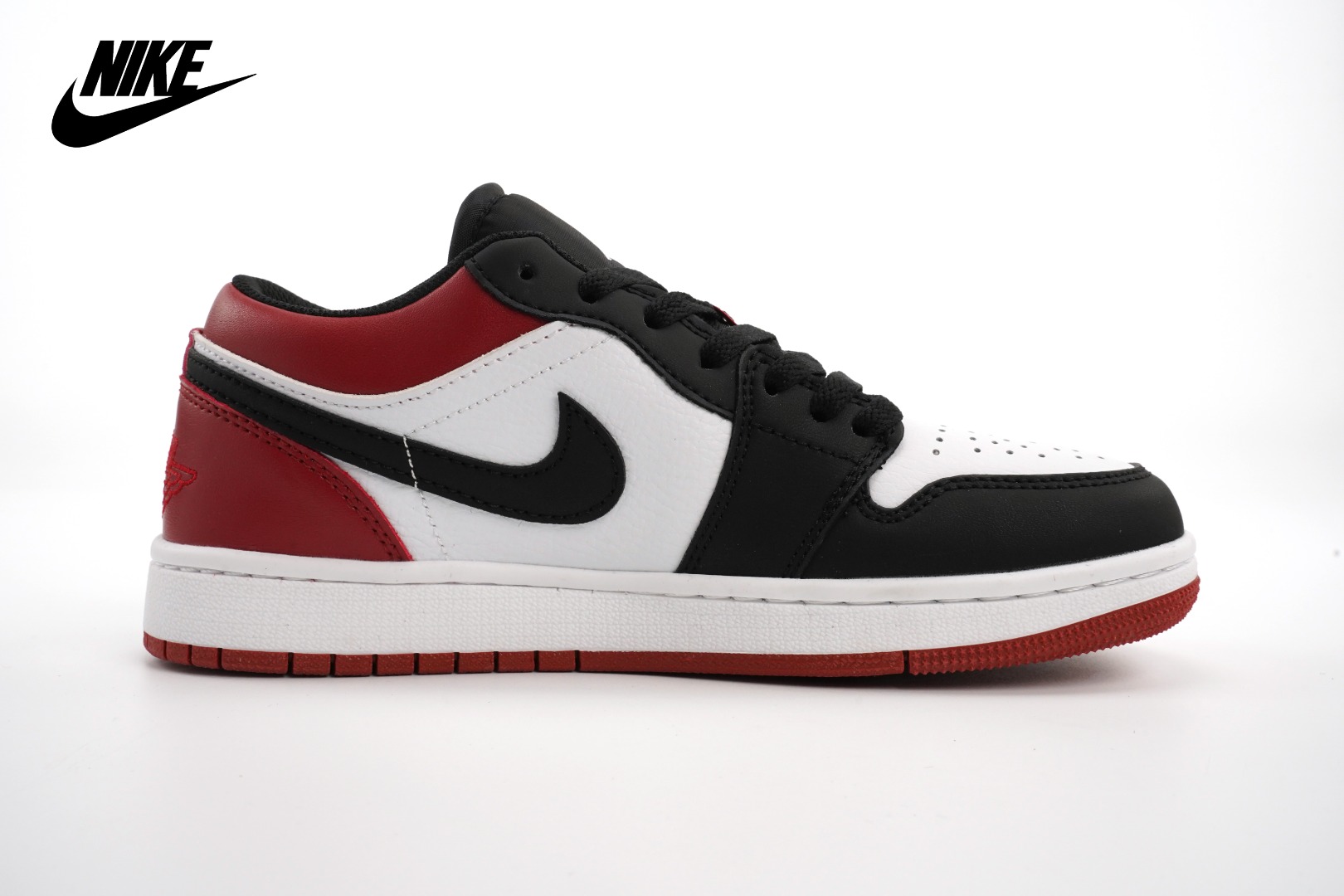 Air Jordan 1 Low OG black toe