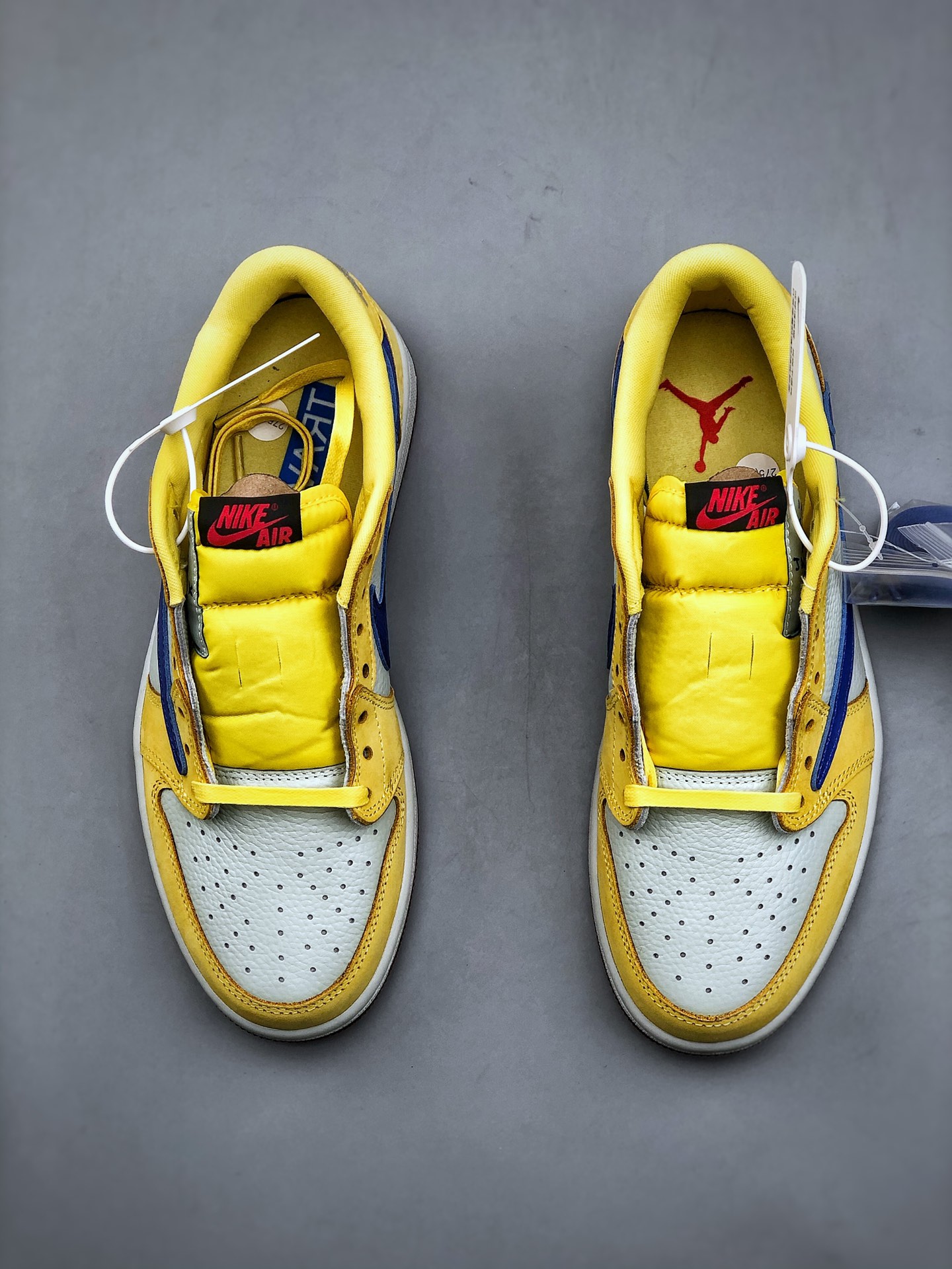 Nike Air Jordan 1 Low OG  Travis Scott  canary