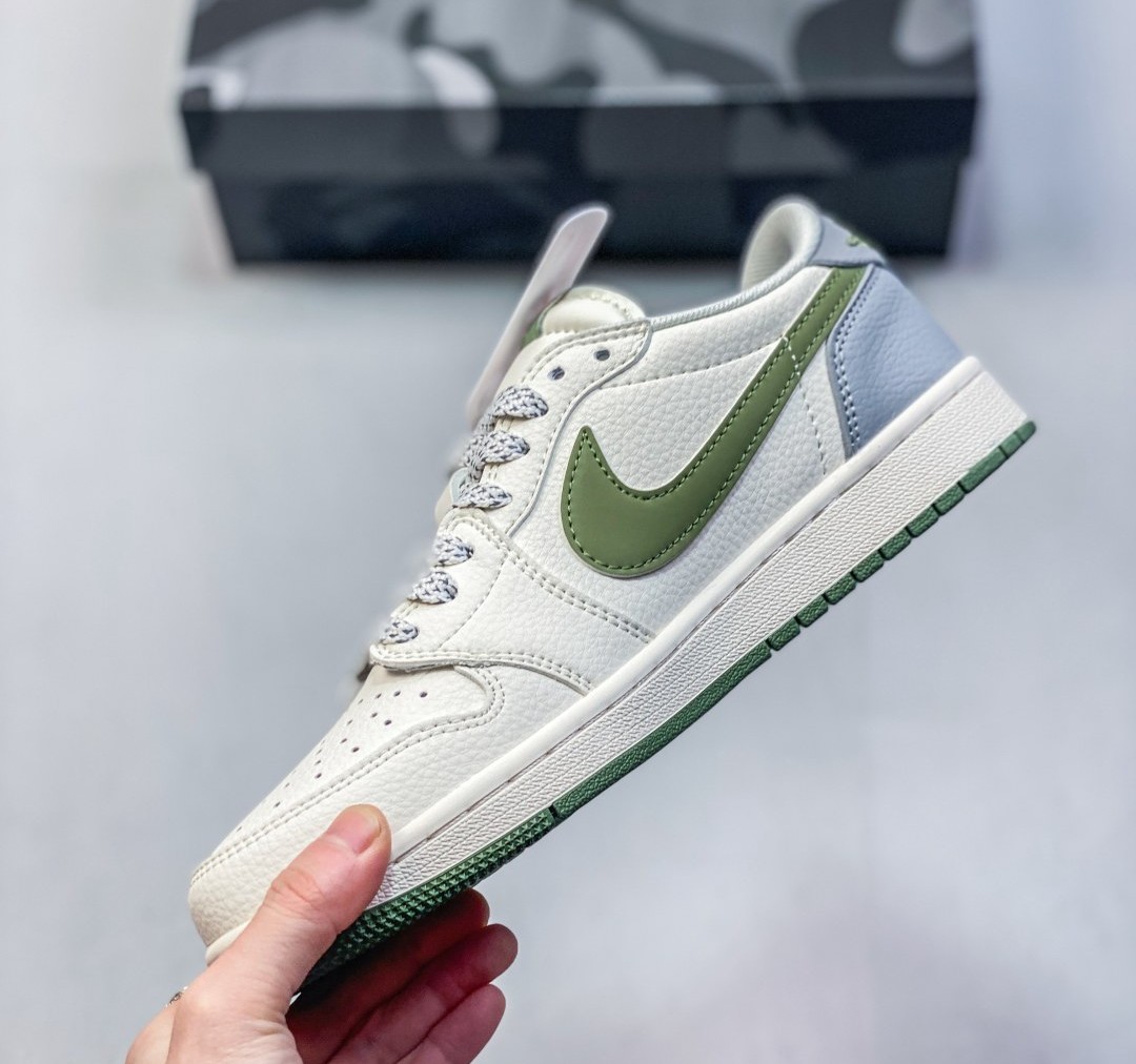 Nike Air Jordan 1 Travis Scott x Bape camo HS8068-001