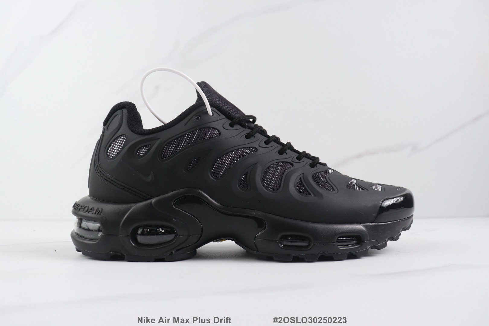 Nike Air Max Plus Drift all black