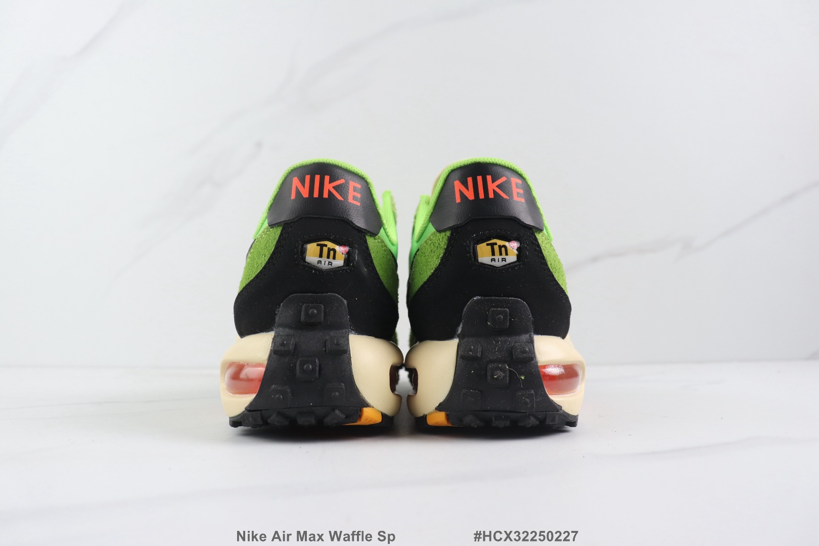 Nike Air Max Waffle SP green