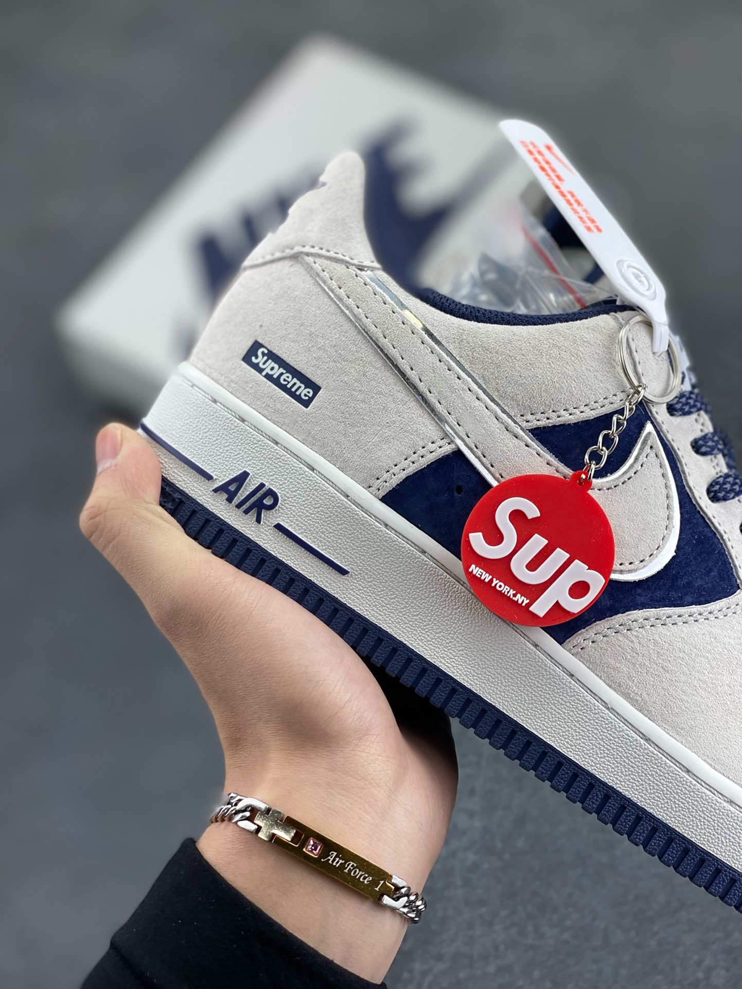 Nike Air Force 1 '07 Low x Supreme blue