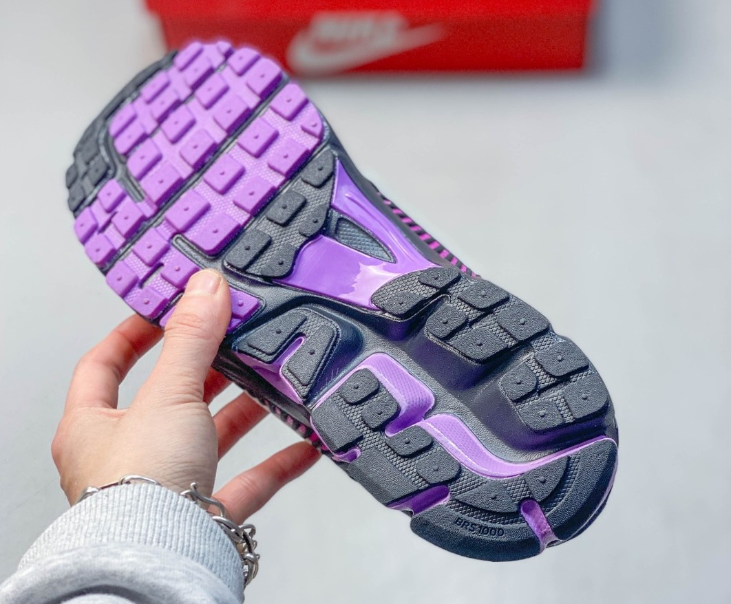 Nike Zoom Vomero 5 Black Vivid Purple