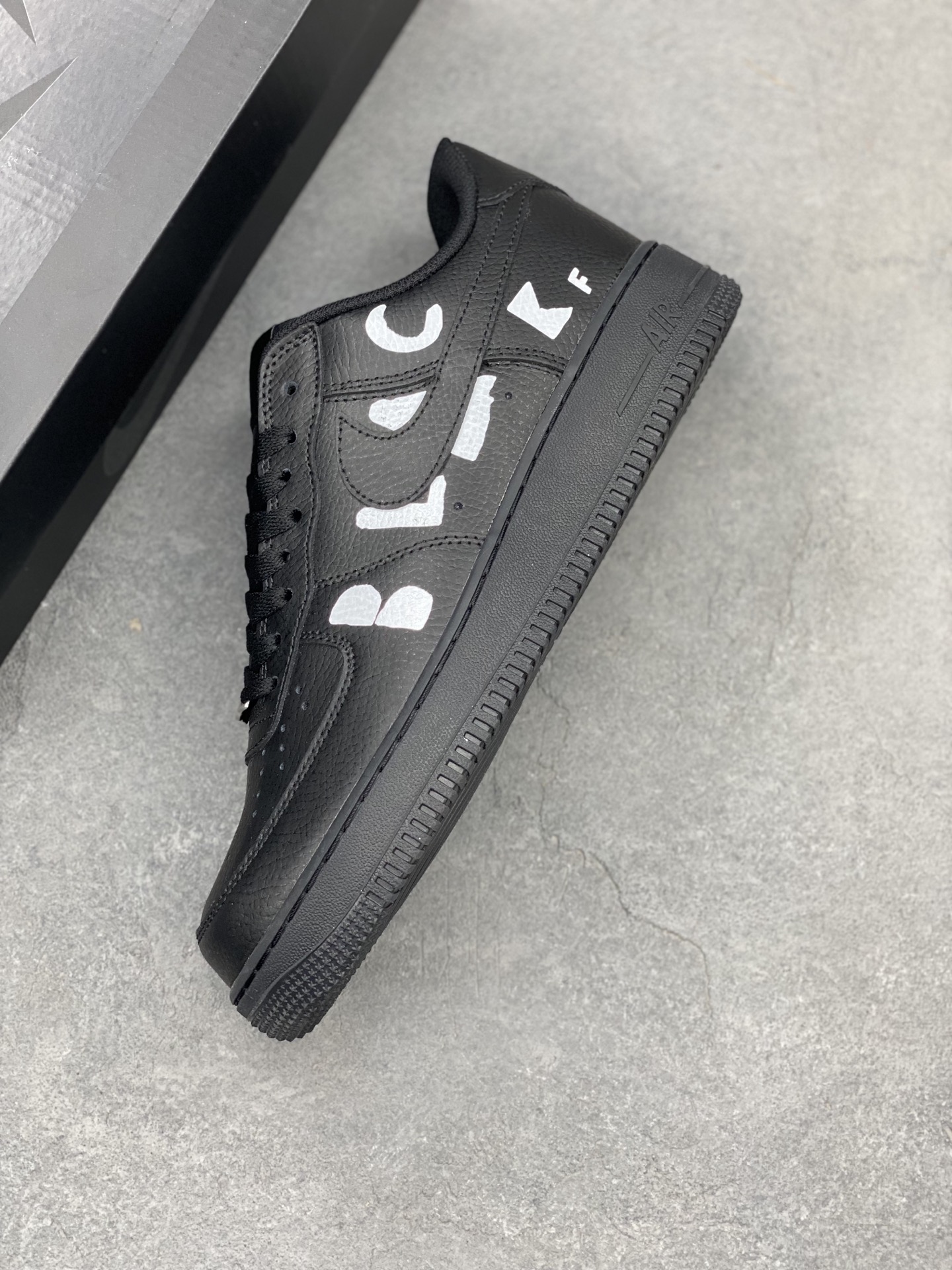 CDG x Nike Air Force 1 Low Black/White Limited