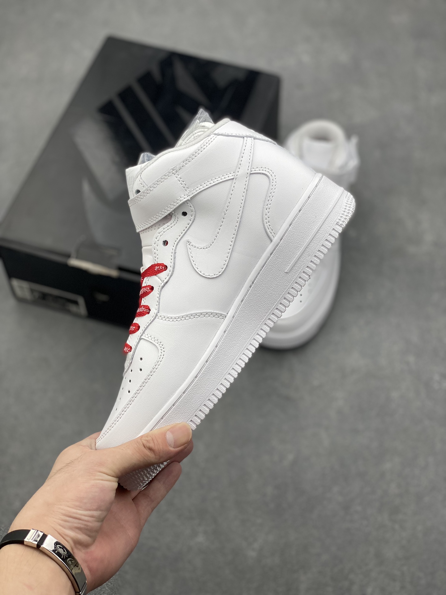 Supreme x Nike Air Force 1 Mid White