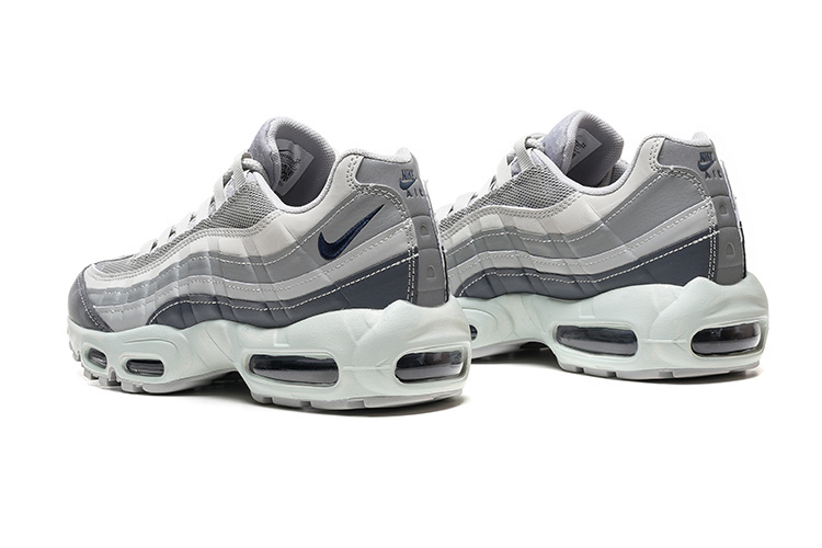 Nike Air Max 95 – Cool Grey / Navy Accent