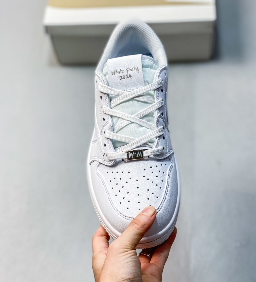 Air Jordan 1 Low OG SP x Travis Scott Triple White