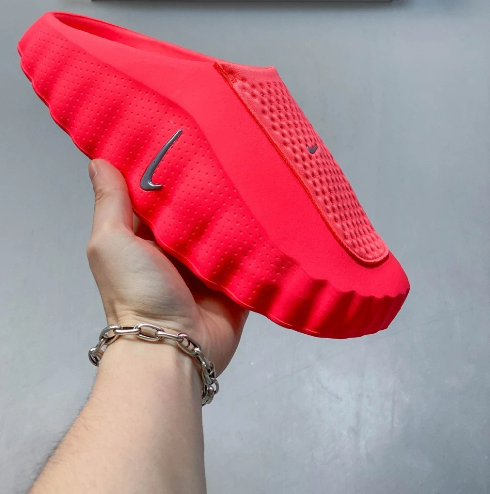 Nike Mind 001 Light Solar Red