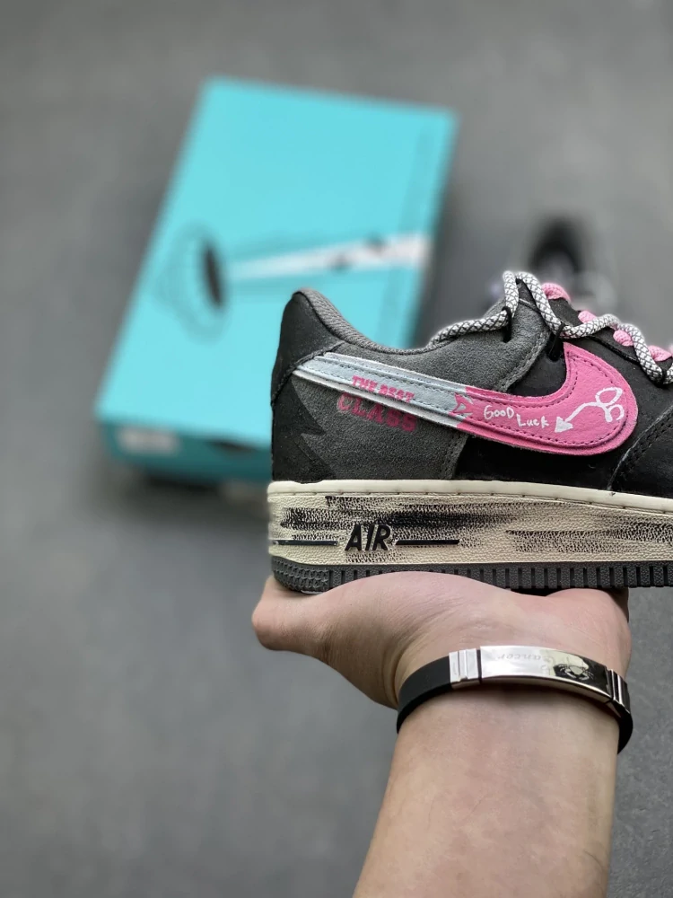 Nike Air Force 1 '07 Low Pink & Charcoal