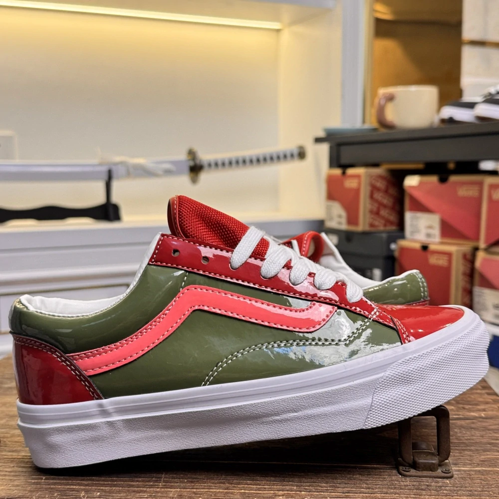 Vans Premium Old Skool Style 36 Red & Olive Patent