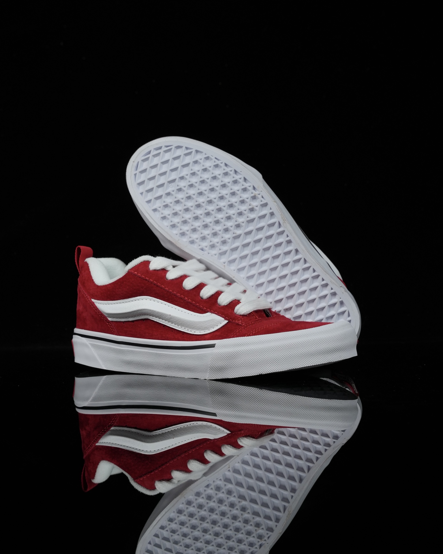 Vans Knu-Skool red
