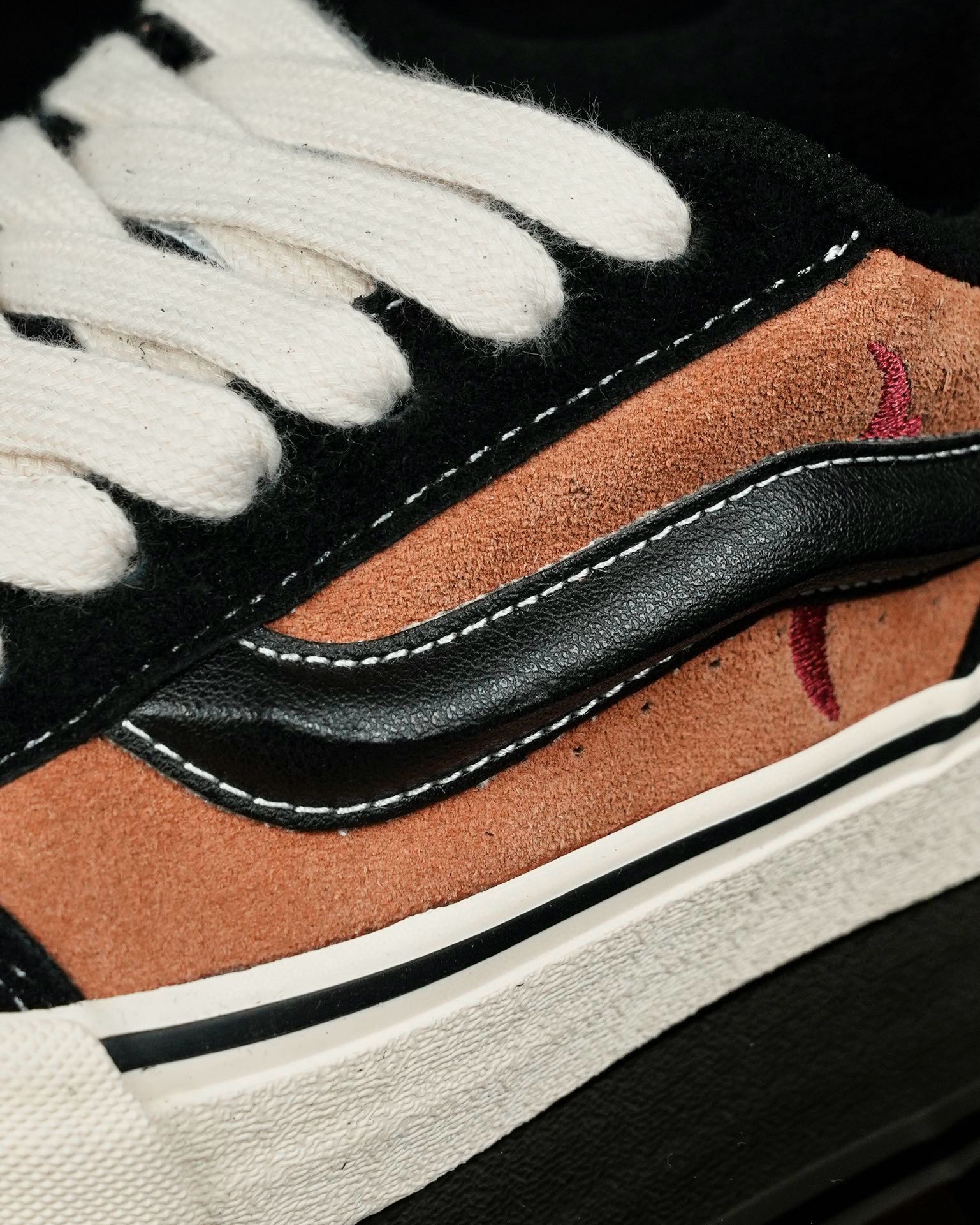 Vans Knu-Skool x Disney