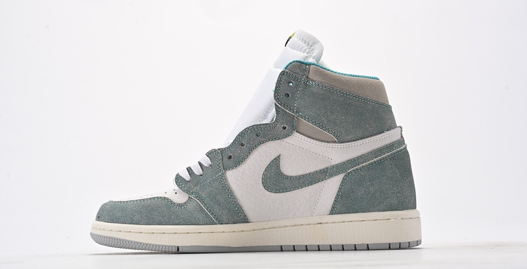 Nike Air Jordan 1 Retro High OG white grey