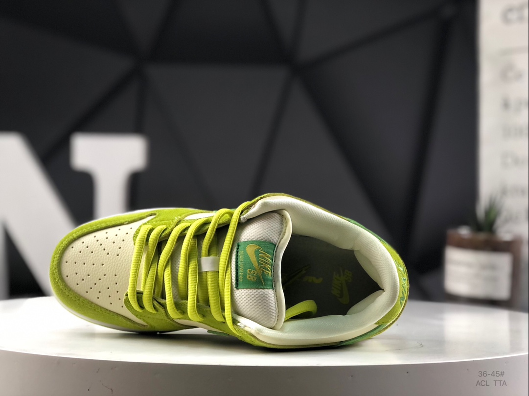 Nike SB Dunk Low DM0807 green