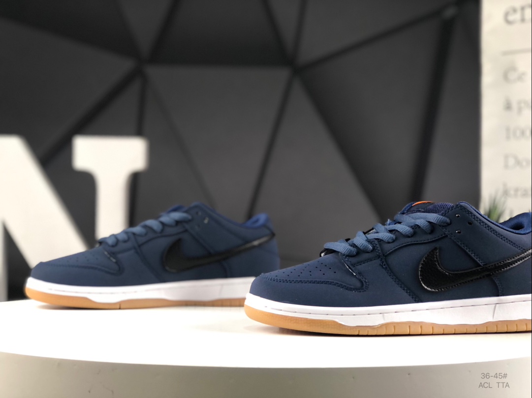 Nike SB Dunk Low CW7463