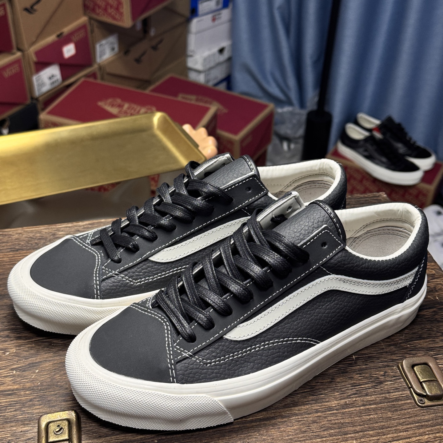 Vans Premium Old Skool Black/White VN000D57BLK