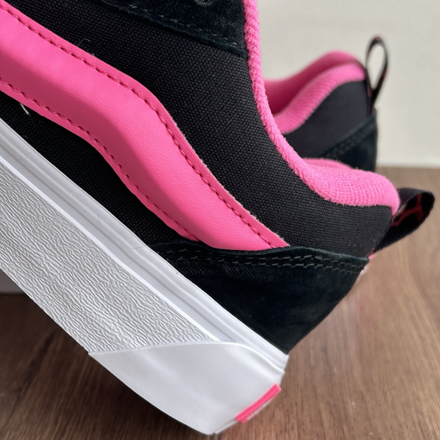 Vans Knu Skool dragon fruit