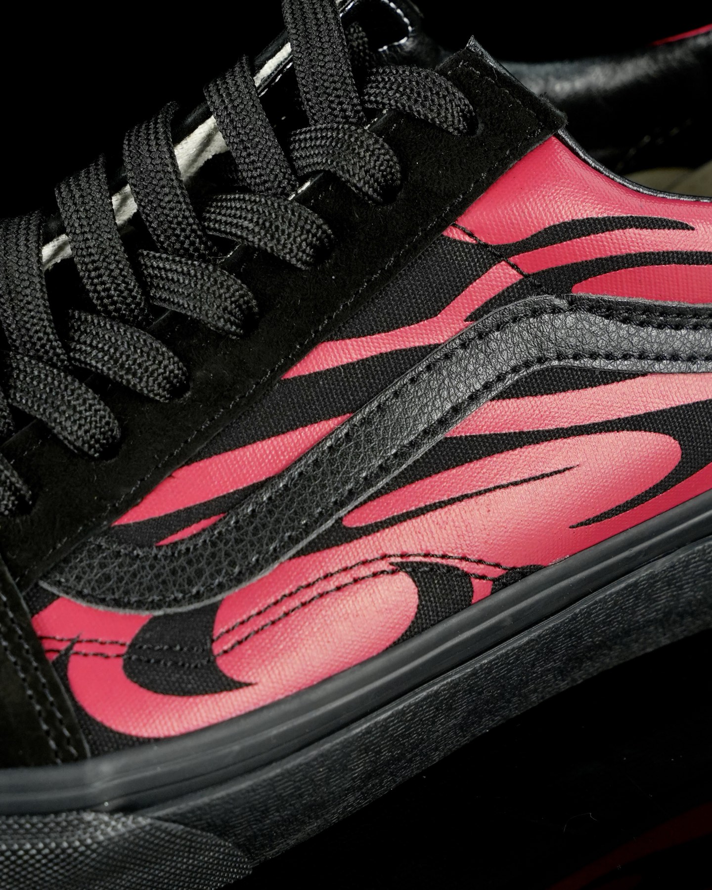 Vans Knu Skool red flame VN000D56458