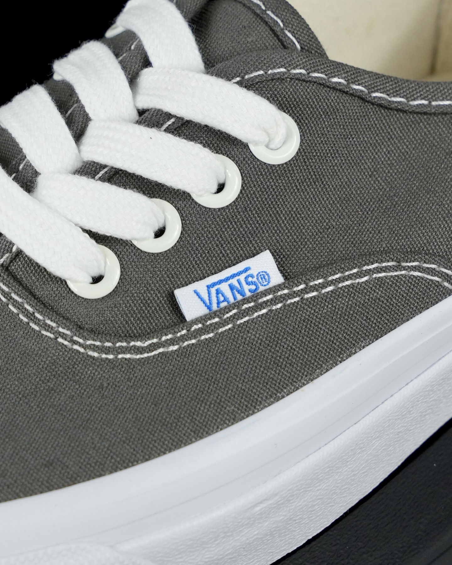 Vans Authentic Reissue 44 grey