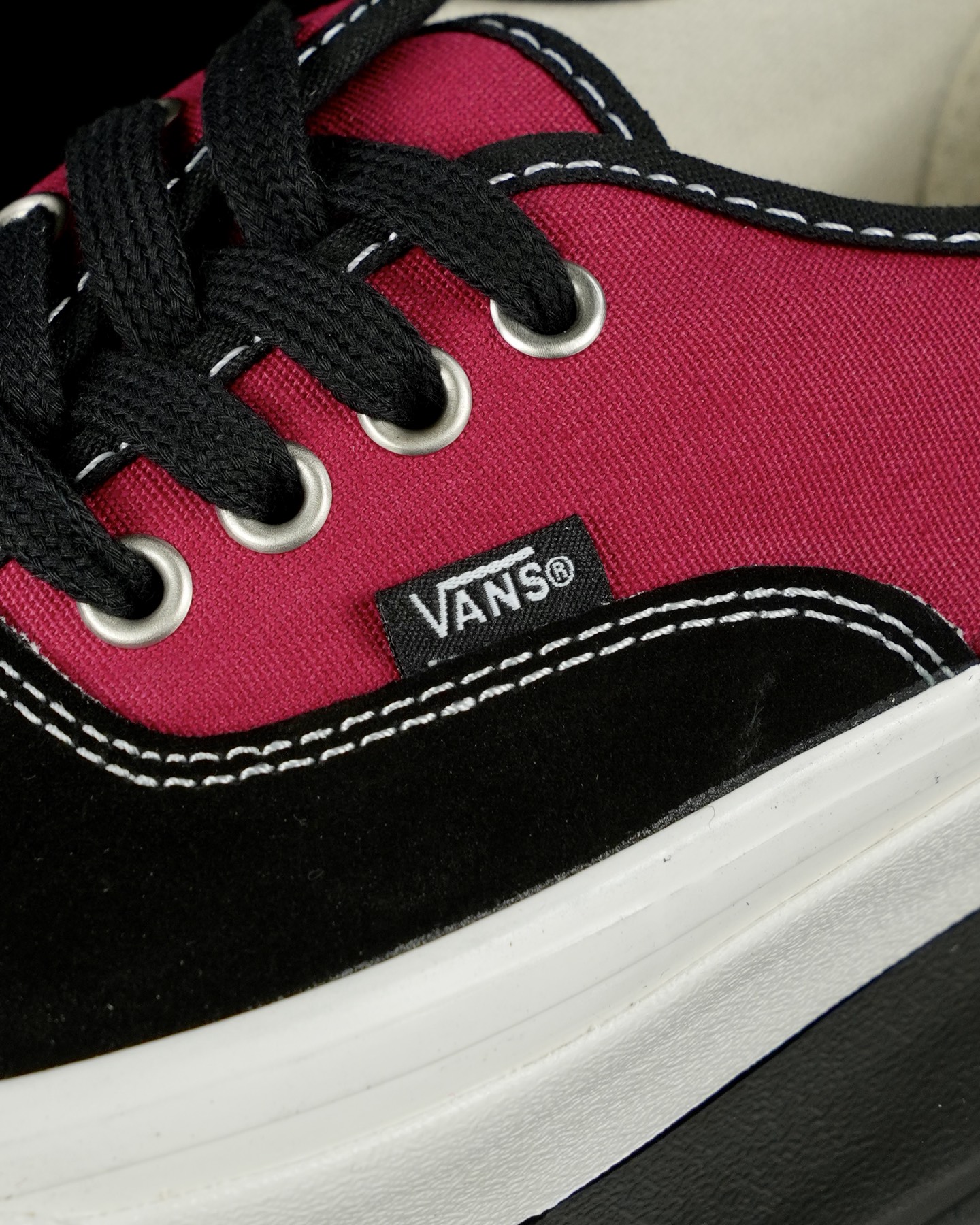 Vans Authentic Reissue 44 black pink