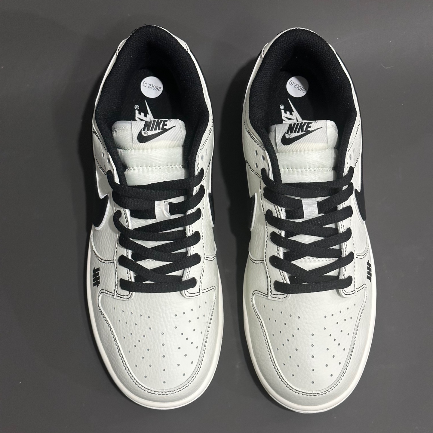 Nike Dunk Low x Undefeated