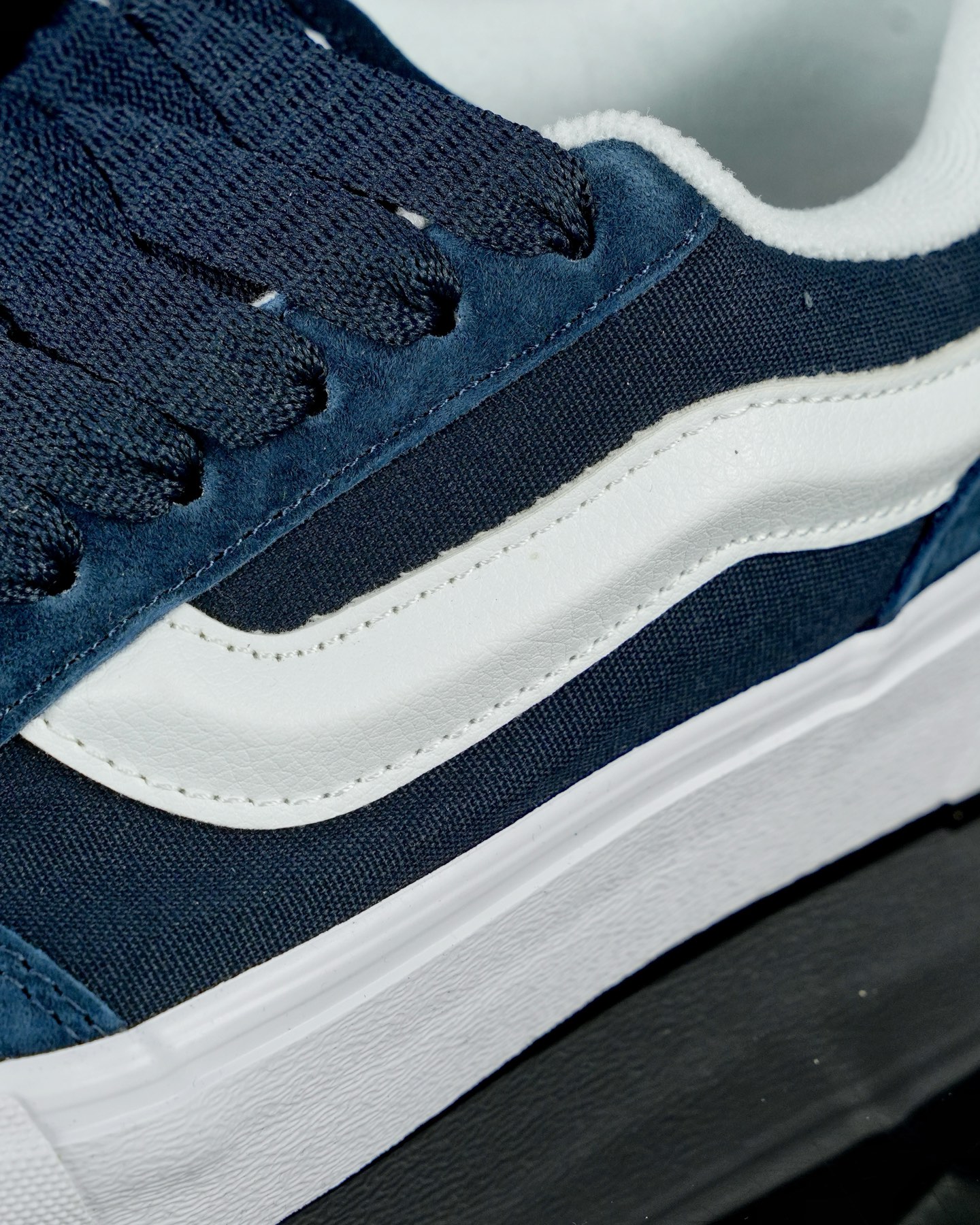 Vans Knu Skool dark blue