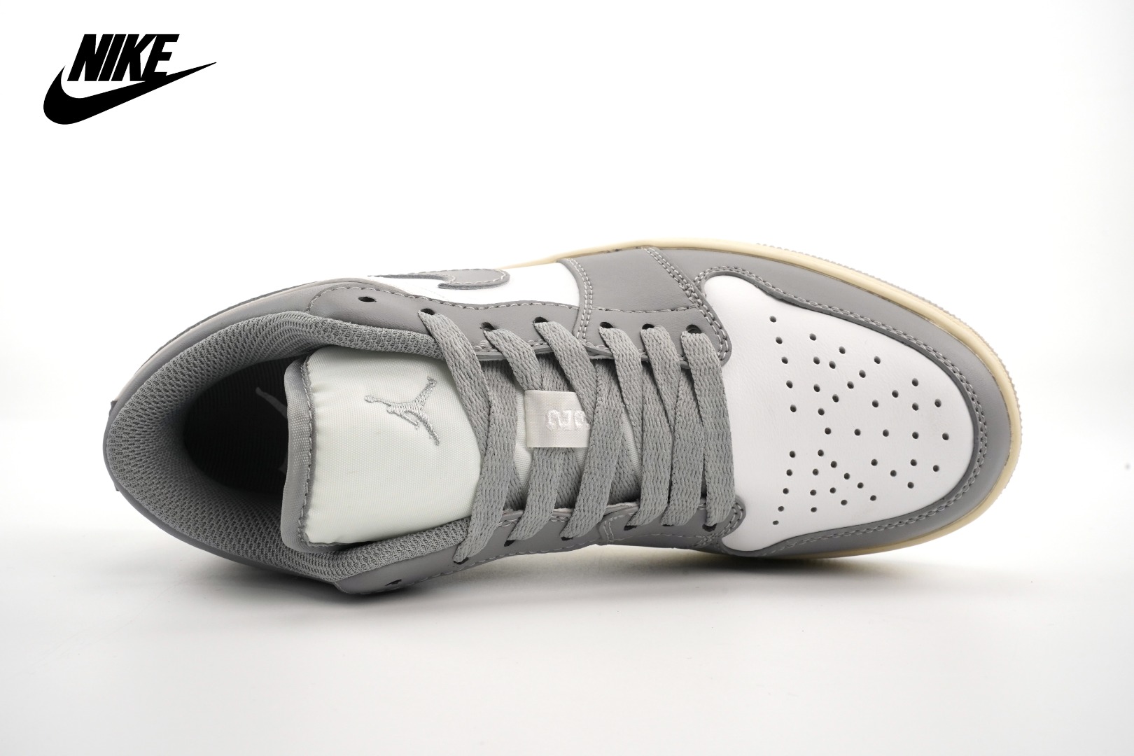 Air Jordan 1 Low OG grey beige