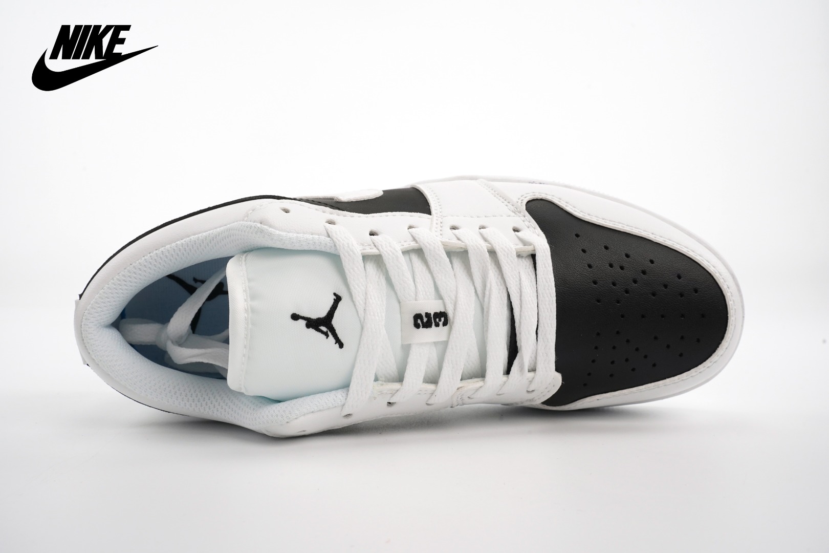 Air Jordan 1 Low OG black and white