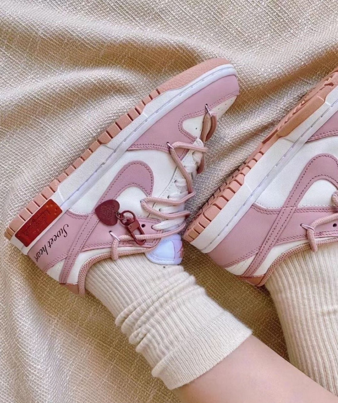 Nike SB Dunk Low sweetheart