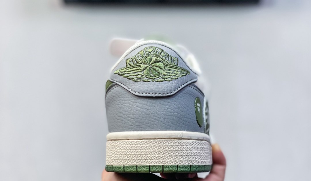 Nike Air Jordan 1 Travis Scott x Bape camo HS8068-001