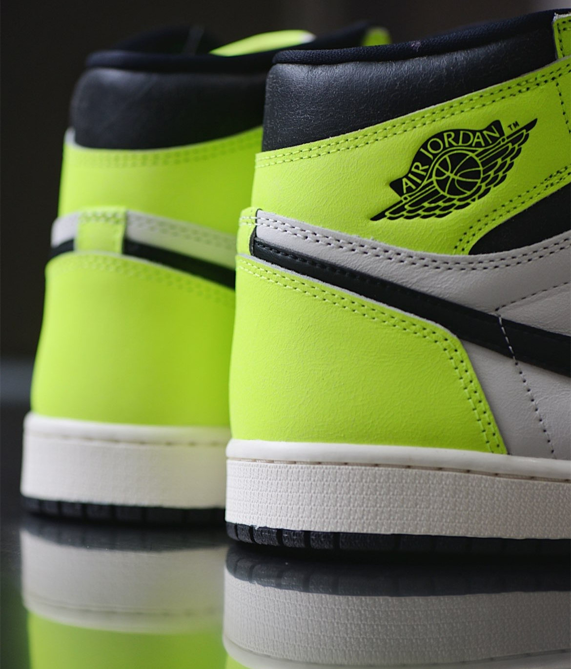 Nike Air Jordan 1 Retro High OG fluorescent green