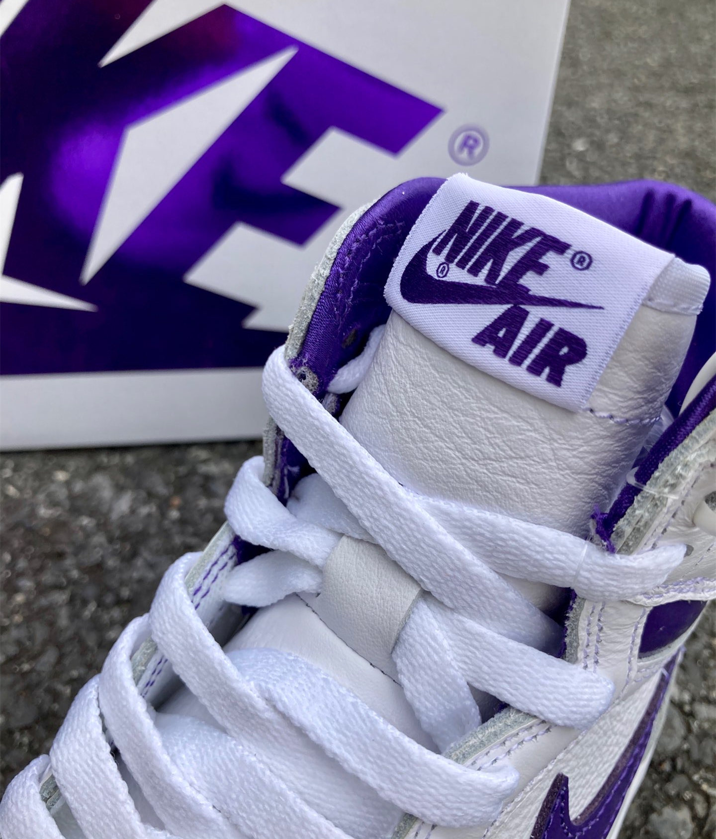 Nike Air Jordan 1 Retro High OG white violet