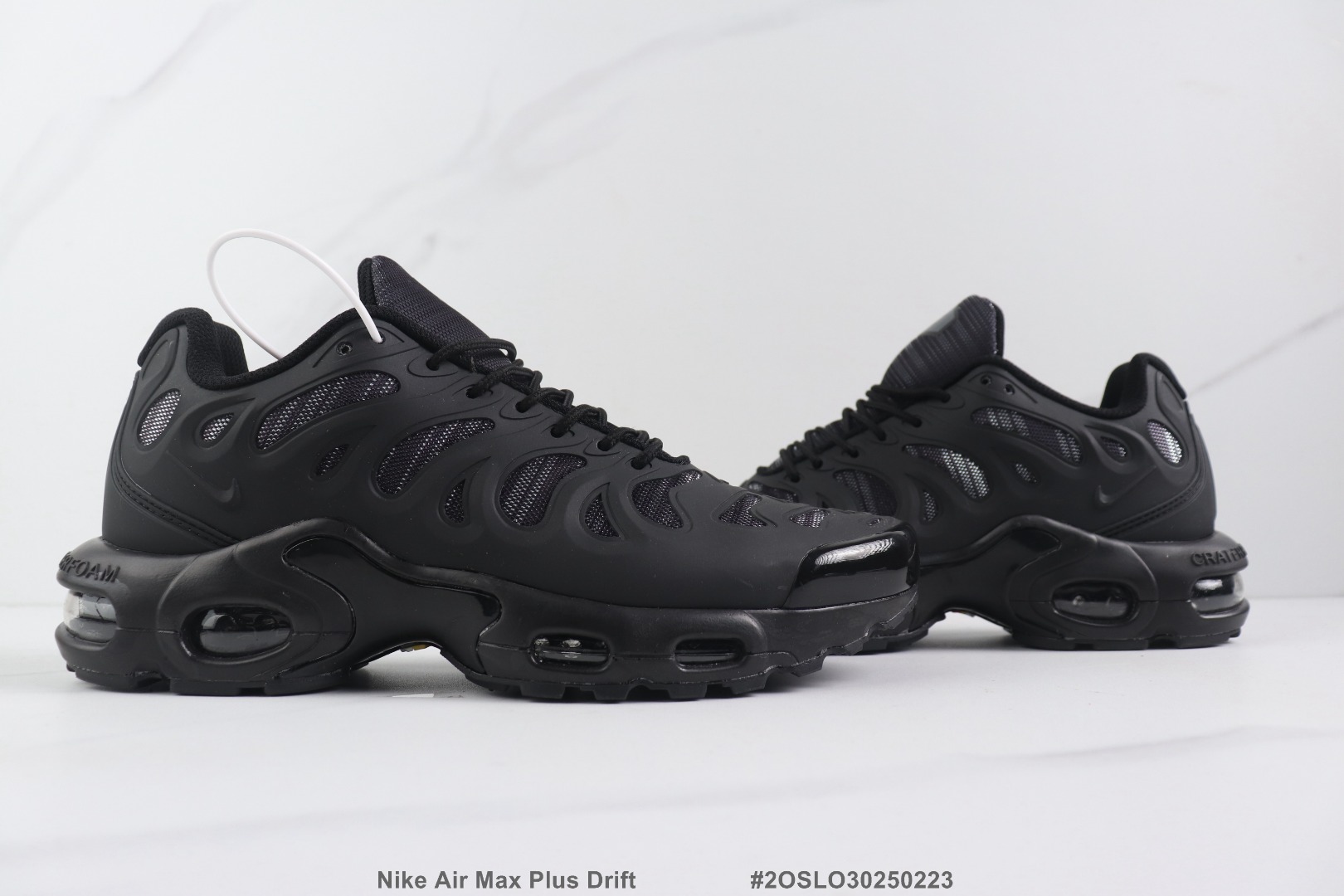 Nike Air Max Plus Drift all black