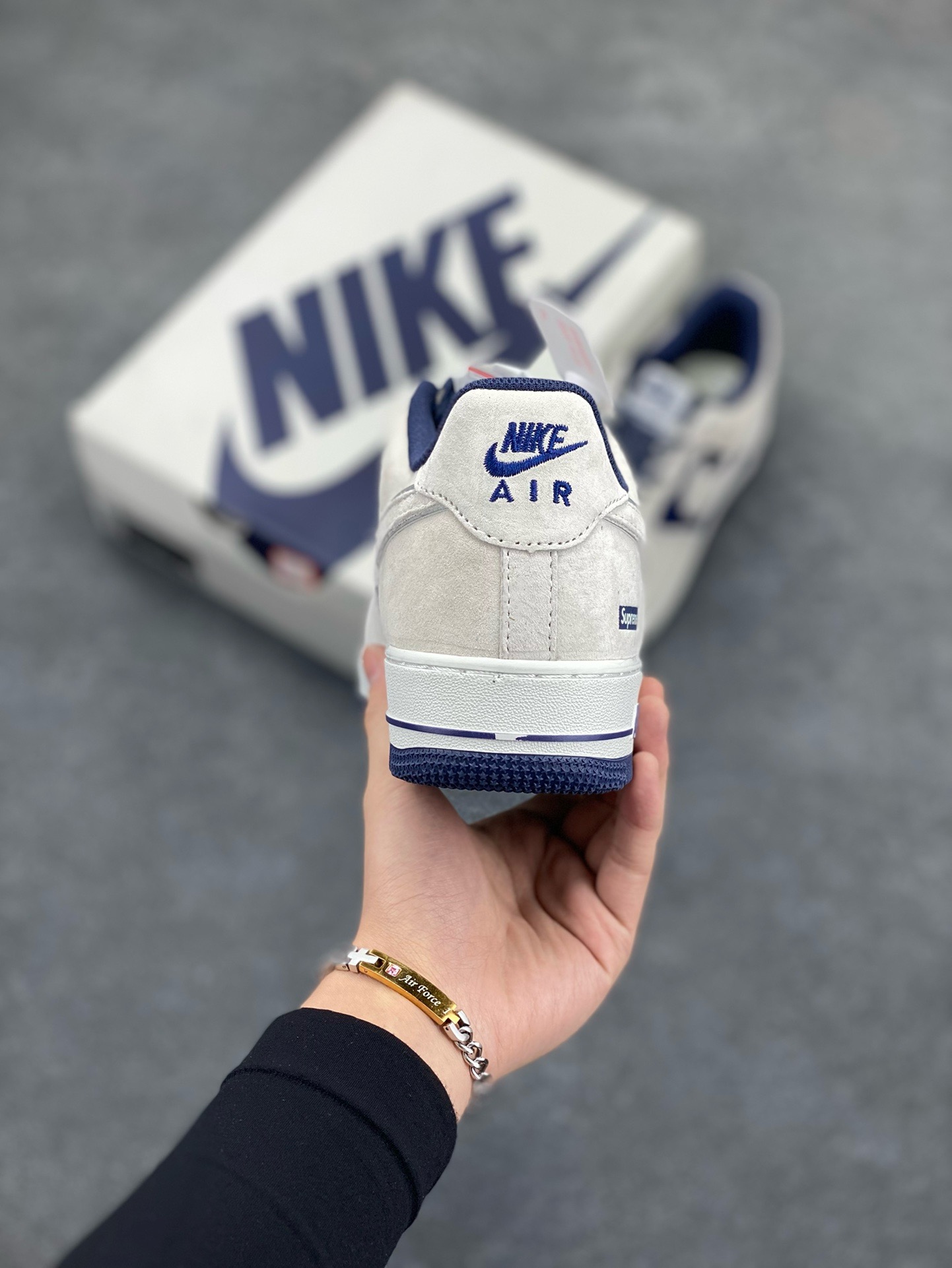 Nike Air Force 1 '07 Low x Supreme blue