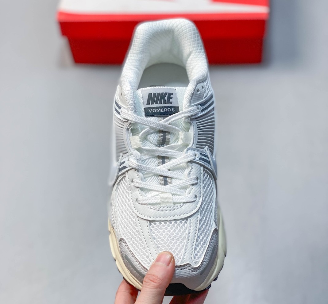 Nike Zoom Vomero 5 Platinum Tint