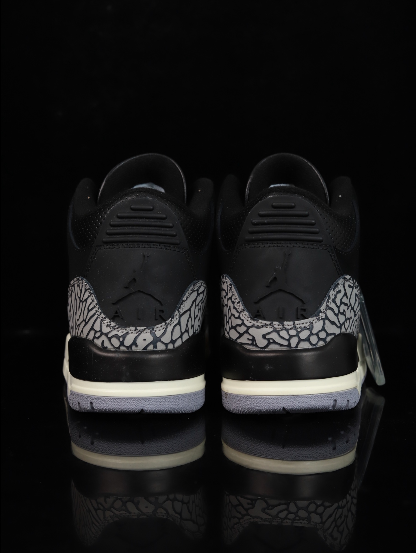 Nike Air Jordan 3 Retro WMNS Off Noir