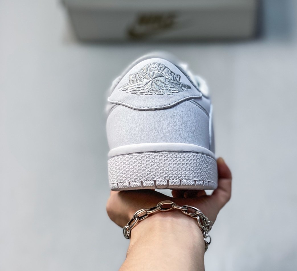Air Jordan 1 Low OG SP x Travis Scott Triple White