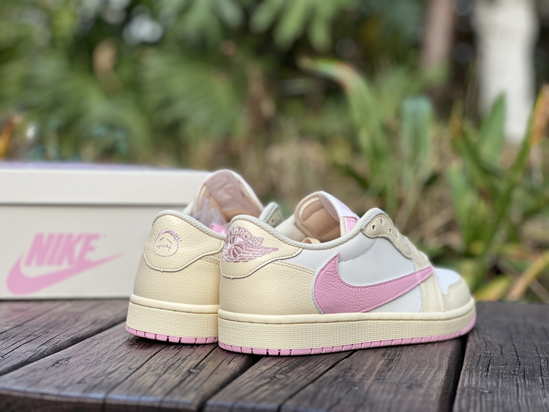 Nike Air Jordan 1 Low OG SP x Travis Scott Pink Sail