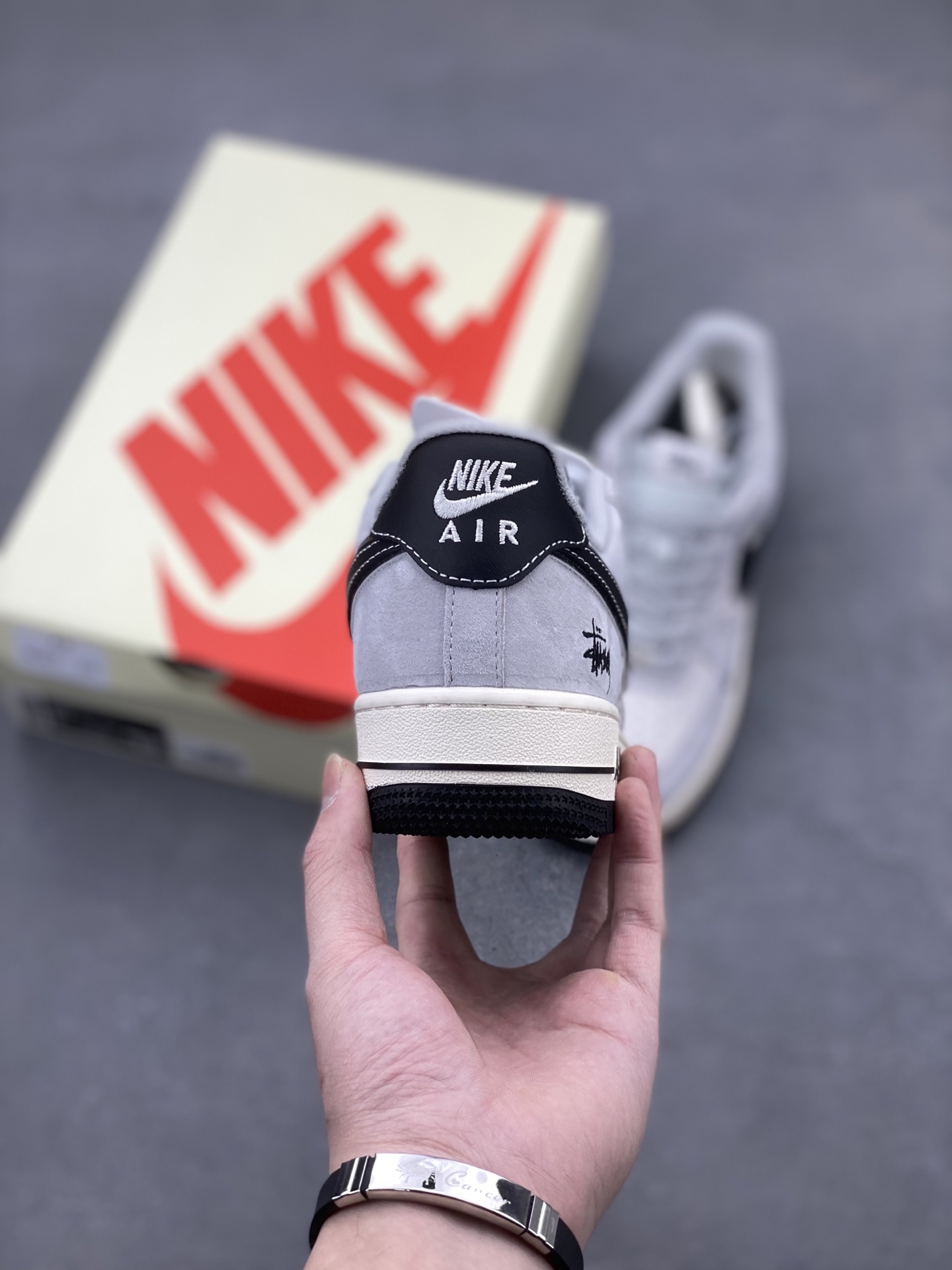 Nike Air Force 1 '07 Low x Stussy Grey Script