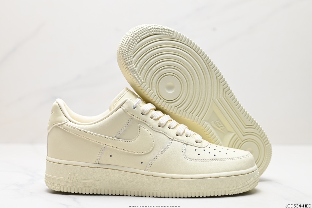 Nike Air Force 1 '07 fresh coconut