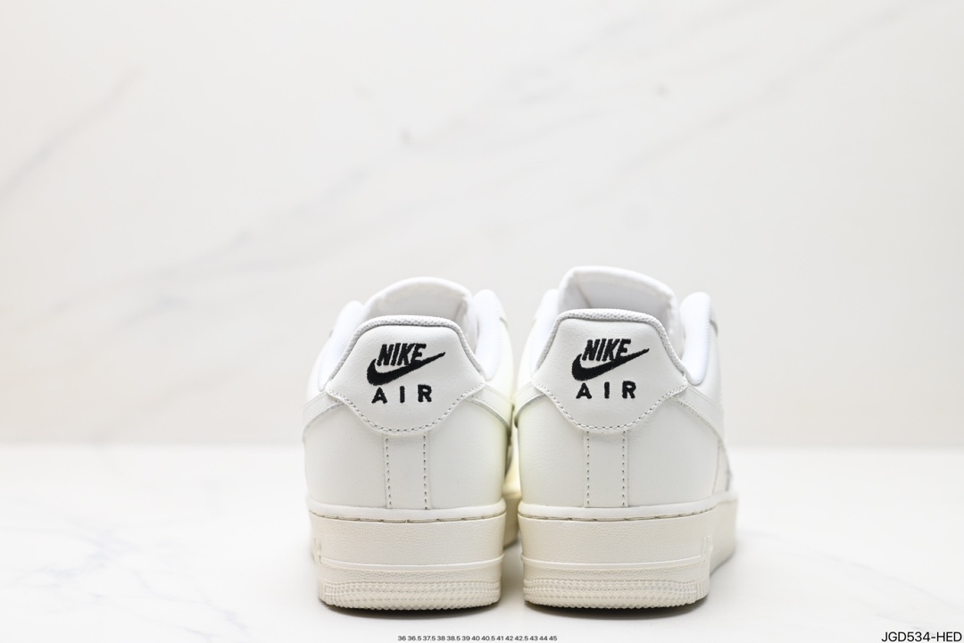 Nike Air Force 1 '07 essential sail black