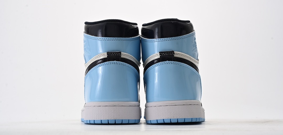 Nike Air Jordan 1 Retro High OG white blue black