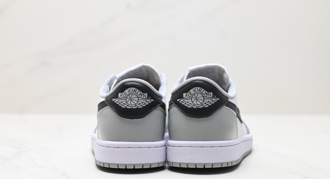 Nike Air Jordan 1 low white and grey